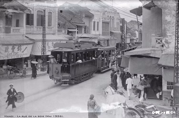 Ảnh cực quý về phố Hàng Đào ở Hà Nội trăm năm trước - Hình 9 Anh cuc quy ve pho Hang Dao o Ha Noi tram nam truoc-Hinh-9