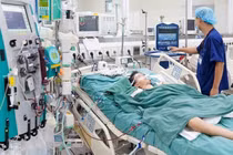 Bé 10 tuổi nguy kịch do uống nhầm thuốc diệt chuột