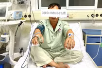 Đang ăn cơm người đàn ông 54 tuổi nhồi máu não