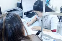 Nhìn mờ, bệnh nhân 44 tuổi phát hiện u tuyến yên khổng lồ