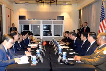 Việt Nam mời Bộ trưởng Chiến tranh Mỹ dự triển lãm quốc phòng quốc tế 2026