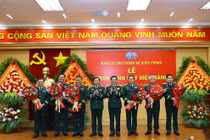 5 thứ trưởng Bộ Quốc phòng nhận Huy hiệu 35 tuổi Đảng