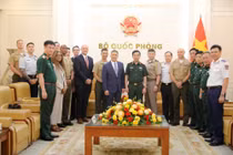 Đại tướng Phan Văn Giang tiếp Quyền Bộ trưởng Bộ Hải quân Hoa Kỳ