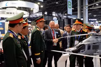 Việt Nam mở rộng hợp tác quốc phòng tại Triển lãm Eurosatory