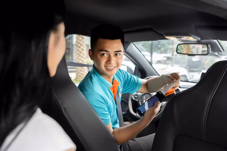 Xanh SM đón khách hàng thứ 6 triệu - Hình 2 Xanh SM don khach hang thu 6 trieu-Hinh-2