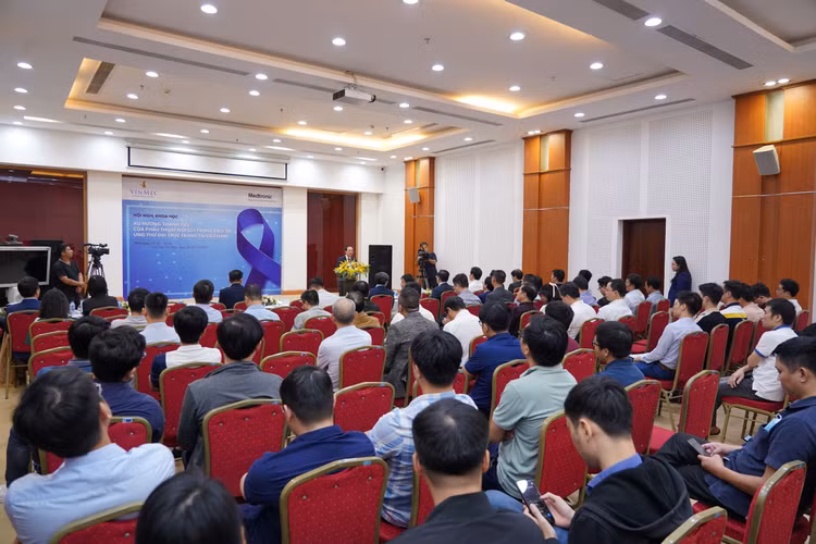Vinmec tổ chức hội nghị khoa học về phẫu thuật nội soi trong điều trị ung thư - Hình 2 Vinmec to chuc hoi nghi khoa hoc ve phau thuat noi soi trong dieu tri ung thu-Hinh-2