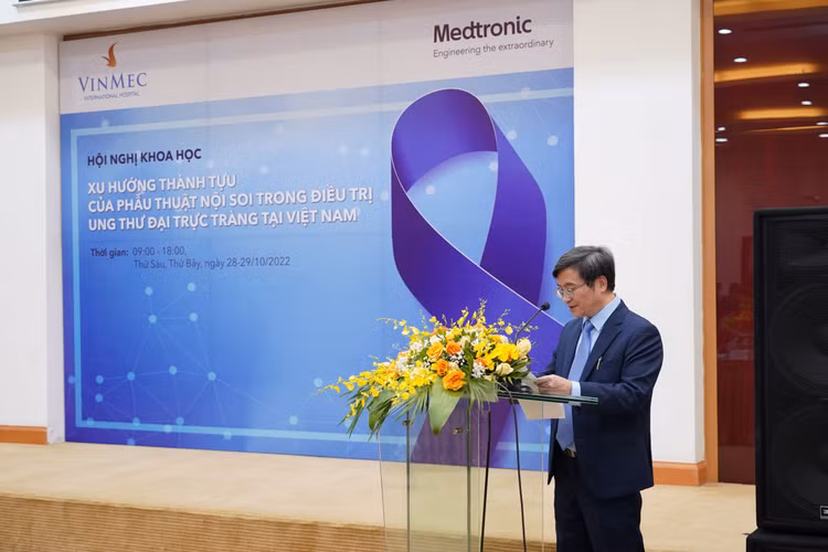 Vinmec tổ chức hội nghị khoa học về phẫu thuật nội soi trong điều trị ung thư Vinmec to chuc hoi nghi khoa hoc ve phau thuat noi soi trong dieu tri ung thu