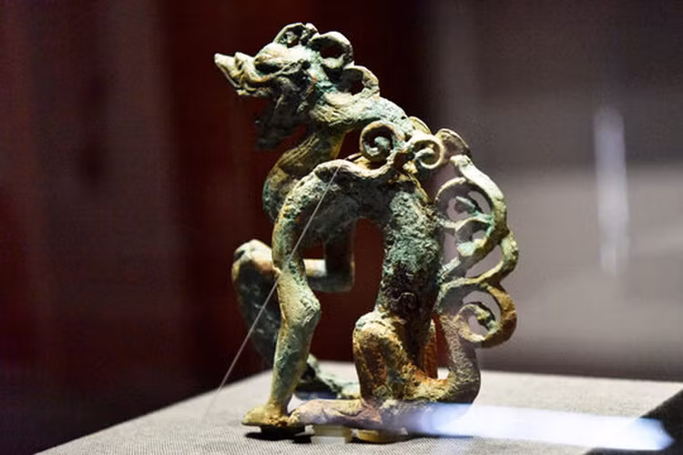Dao duoc “mieng sat” hinh rong, hoang hon nghe tieng ren ky quai hang dem-Hinh-7
