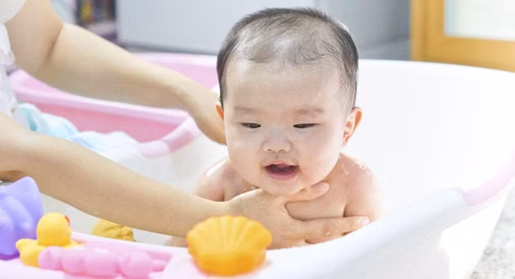 Luu y khi chon sua tam cho be de khong hai da