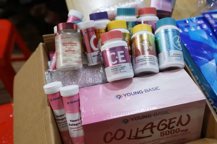 Phát hiện hơn 200.000 loại vitamin, colagen... không rõ nguồn gốc xuất xứ Phat hien hon 200.000 loai vitamin, colagen... khong ro nguon goc xuat xu