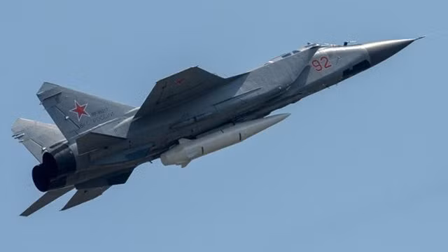 “Cáo săn chồn” Mikoyan MIG-31BM của Nga khiến đối phương khiếp sợ - Hình 7 “Cao san chon” Mikoyan MIG-31BM cua Nga khien doi phuong khiep so-Hinh-7
