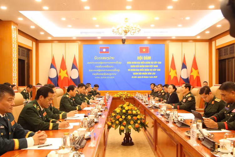 Tổng Tham mưu trưởng Quân đội Nhân dân Lào thăm Việt Nam - Hình 7 Tong Tham muu truong Quan doi Nhan dan Lao tham Viet Nam-Hinh-7