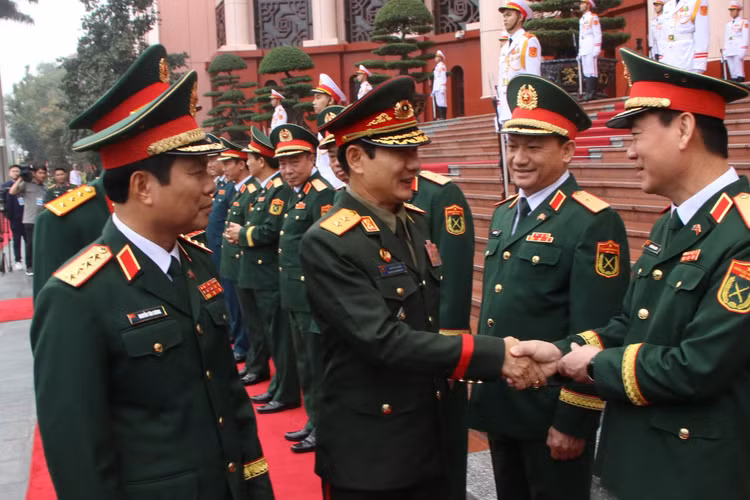 Tổng Tham mưu trưởng Quân đội Nhân dân Lào thăm Việt Nam - Hình 3 Tong Tham muu truong Quan doi Nhan dan Lao tham Viet Nam-Hinh-3