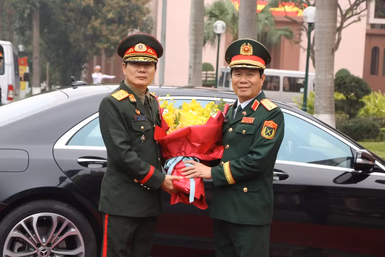 Tổng Tham mưu trưởng Quân đội Nhân dân Lào thăm Việt Nam Tong Tham muu truong Quan doi Nhan dan Lao tham Viet Nam