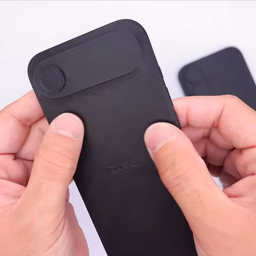 Rò rỉ thiết kế lạ của iPhone 17 Pro Max, iFan tranh cãi gay gắt - Hình 7 Ro ri thiet ke la cua iPhone 17 Pro Max, iFan tranh cai gay gat-Hinh-7