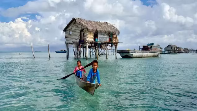 Choáng váng bộ tộc sống dưới nước, có 2 bộ phận to bất thường - Hình 3 Choang vang bo toc song duoi nuoc, co 2 bo phan to bat thuong-Hinh-3