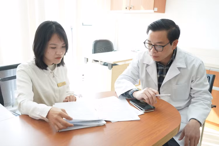 Chiến thắng ung thư xương, cô gái đầu quân vào ngành y để trả ơn cuộc đời - Hình 2 Chien thang ung thu xuong, co gai dau quan vao nganh y de tra on cuoc doi-Hinh-2