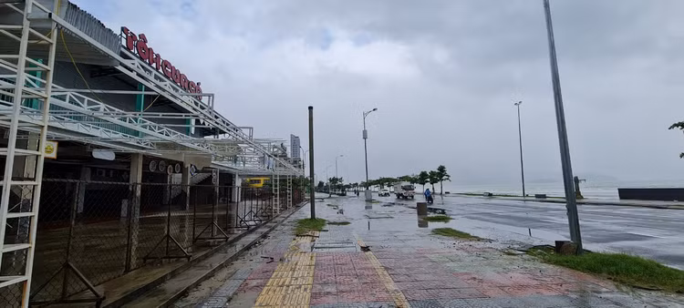Da Nang: Nha hang view bien bo hoang, khach san cho thue