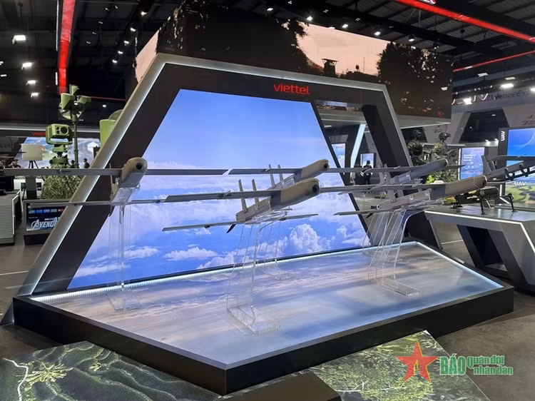 Dan UAV hien dai cua Viet Nam gop mat tai Vietnam Defense Expo 2024-Hinh-2