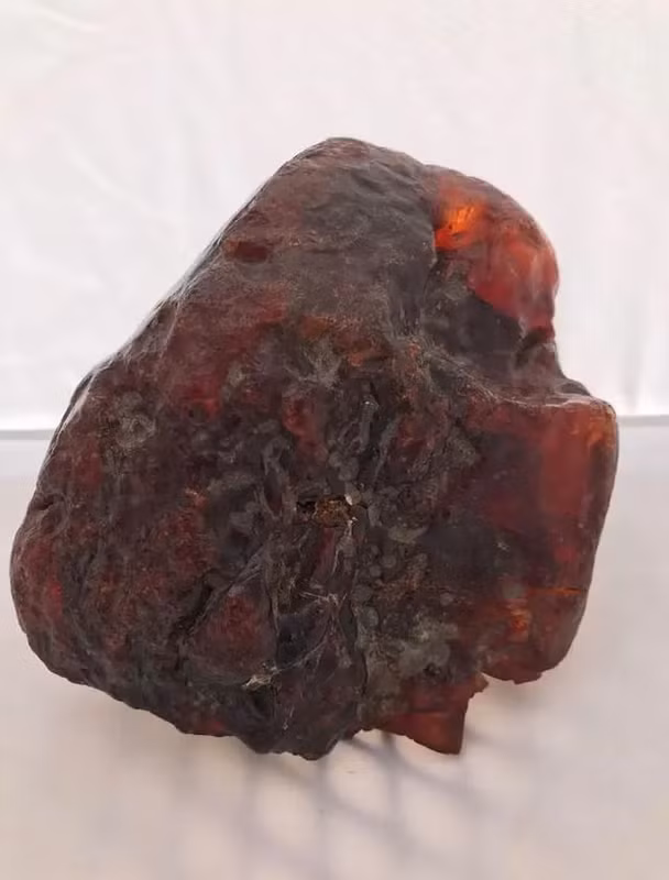 Hon da dung chan cua hang chuc nam, ai ngo la 