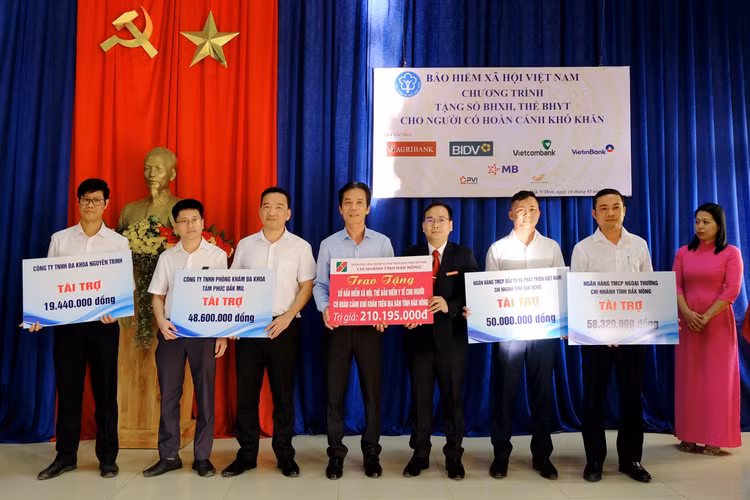 Agribank triển khai Chương trình chung tay vì người nghèo, đối tượng chính sách nhân dịp Xuân Giáp Thìn - Hình 5 Agribank trien khai Chuong trinh chung tay vi nguoi ngheo, doi tuong chinh sach nhan dip Xuan Giap Thin-Hinh-5