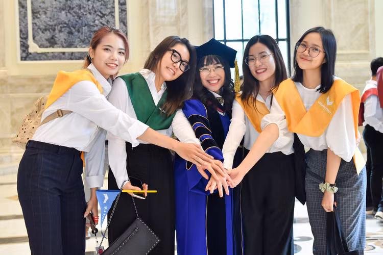 Giáo sư Đại học Cornell: “Tôi bất ngờ vì sự phát triển nhanh chóng của VinUni” - Hình 6 Giao su Dai hoc Cornell: “Toi bat ngo vi su phat trien nhanh chong cua VinUni”-Hinh-6