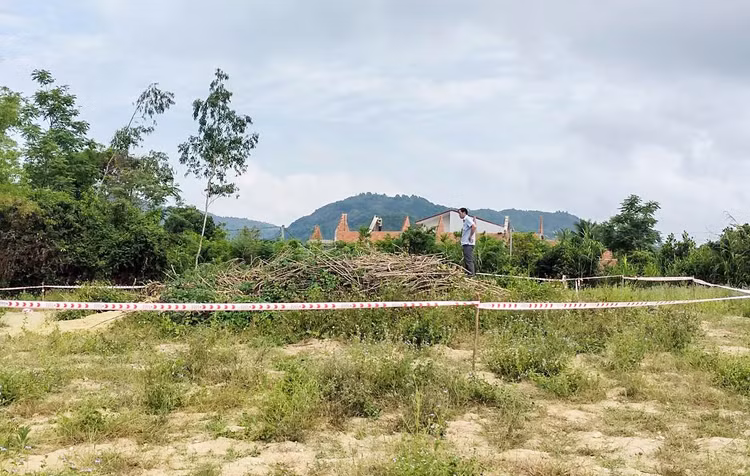 Tan muc hien tuong la o Phu Yen: Bun phun trao, nhieu vet nut rong-Hinh-11