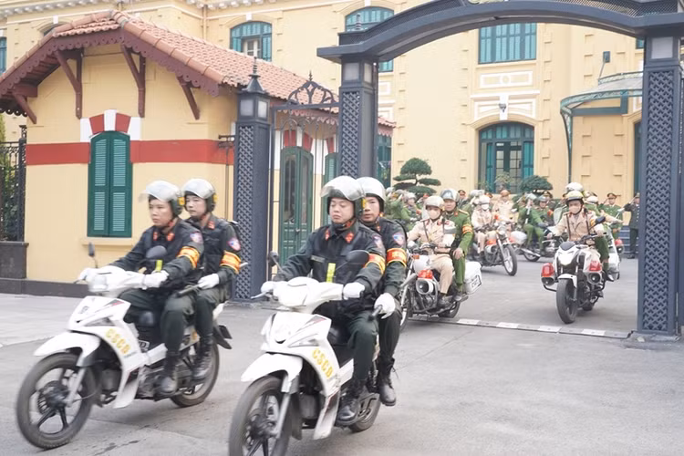 Ha Noi ra quan tran ap toi pham dip Tet At Ty 2025
