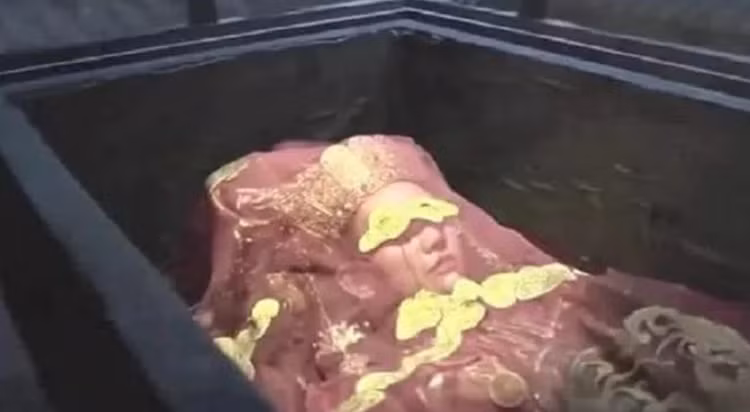 Vén màn che hài cốt trong cổ mộ, chuyên gia phán: "Chạy ngay đi!" - Hình 4 Ven man che hai cot trong co mo, chuyen gia phan: