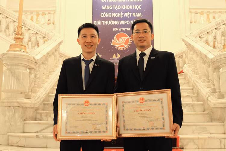 Kỹ sư Việt chế tạo Robot Delta công nghiệp tự động tiết kiệm hàng chục tỷ đồng Ky su Viet che tao Robot Delta cong nghiep tu dong tiet kiem hang chuc ty dong