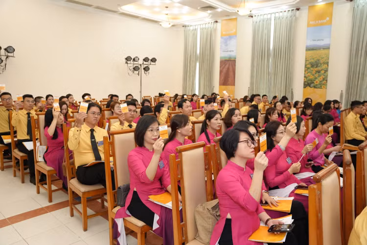 BAC A BANK cham lo doi song nguoi lao dong tot de tang truong kinh doanh ben vung-Hinh-2