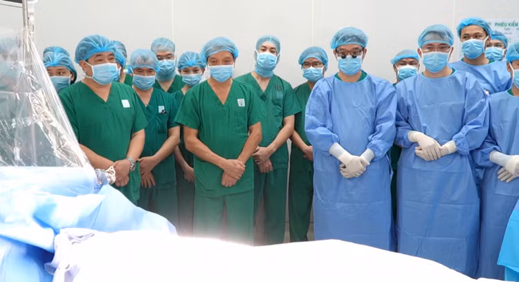 7 cuoc doi hoi sinh tu mo, tang hien cua benh nhan chet nao