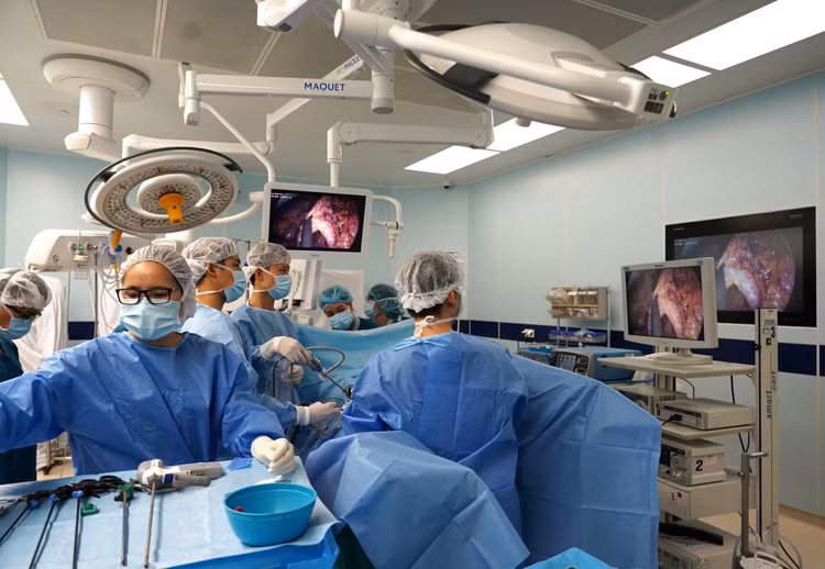 Vinmec cập nhật phương pháp mới trong phẫu thuật nội soi tiêu hoá tránh biến chứng - Hình 3 Vinmec cap nhat phuong phap moi trong phau thuat noi soi tieu hoa tranh bien chung-Hinh-3