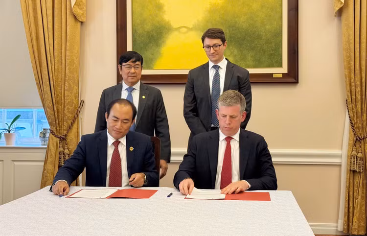 Vietjet và AV AirFinance ký kết hợp tác 300 triệu USD phát triển Vietjet va AV AirFinance ky ket hop tac 300 trieu USD phat trien
