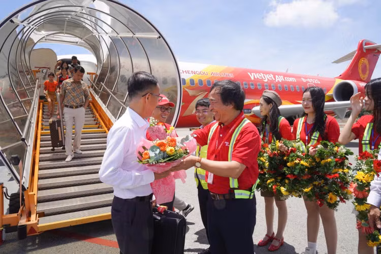 Khám phá Côn Đảo dễ dàng hơn bao giờ hết với hai đường bay - Hình 2 Kham pha Con Dao de dang hon bao gio het voi hai duong bay-Hinh-2