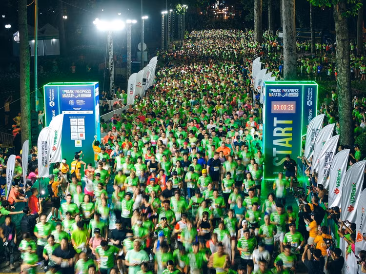 VPBank VnExpress Marathon Ho Chi Minh City Midnight – cung duong soi dong