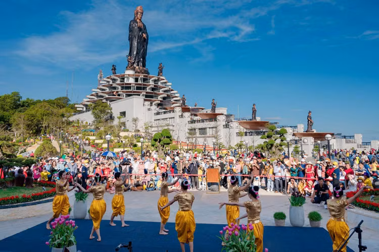 Co gi trong cai “bat tay” giua Sun World va Lu hanh Saigontourist? ​-Hinh-2