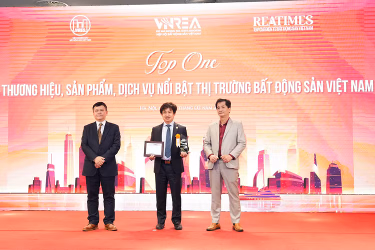 Meey Group lần thứ 3 được vinh danh tại Diễn đàn bất động sản - Hình 3 Meey Group lan thu 3 duoc vinh danh tai Dien dan bat dong san-Hinh-3