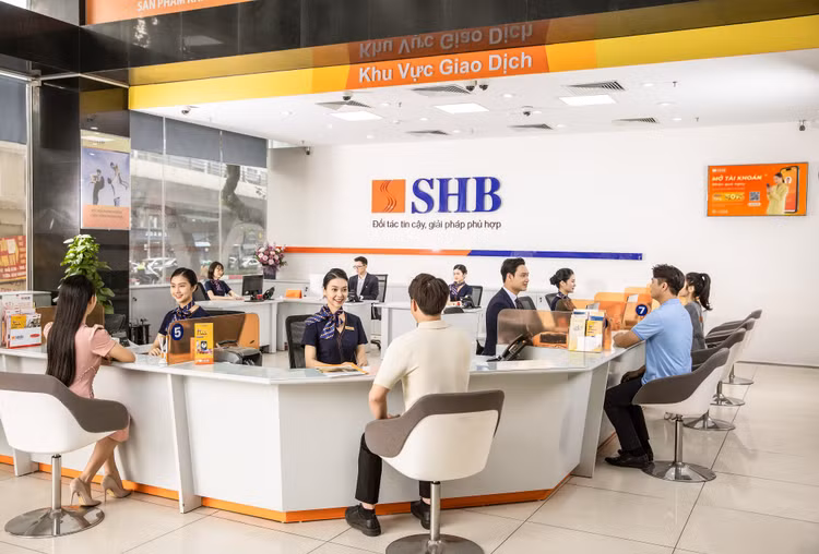 SHB duoc Fitch xep hang tin nhiem “BB-” voi trien vong on dinh