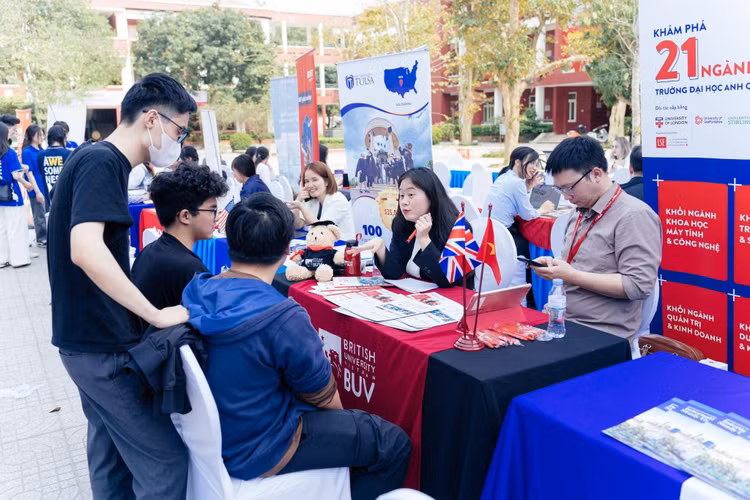 University Fair TH School: Cơ hội kết nối 33 trường Đại học danh giá University Fair TH School: Co hoi ket noi 33 truong Dai hoc danh gia