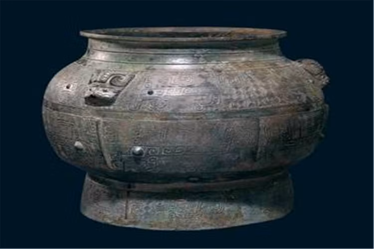 Vật thể lạ níu chân cậu bé tắm sông, chuyên gia phán cổ vật quý - Hình 4 Vat the la niu chan cau be tam song, chuyen gia phan co vat quy-Hinh-4
