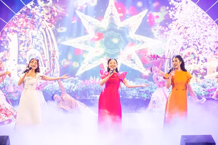 Dem nhac “Ngon Chung Linh”: Ton vinh hao khi Dong A, khat vong dan toc-Hinh-2