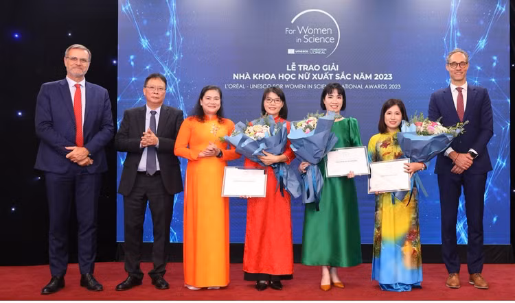 3 nghien cuu ung dung doat Giai thuong Nha Khoa hoc nu xuat sac 2023