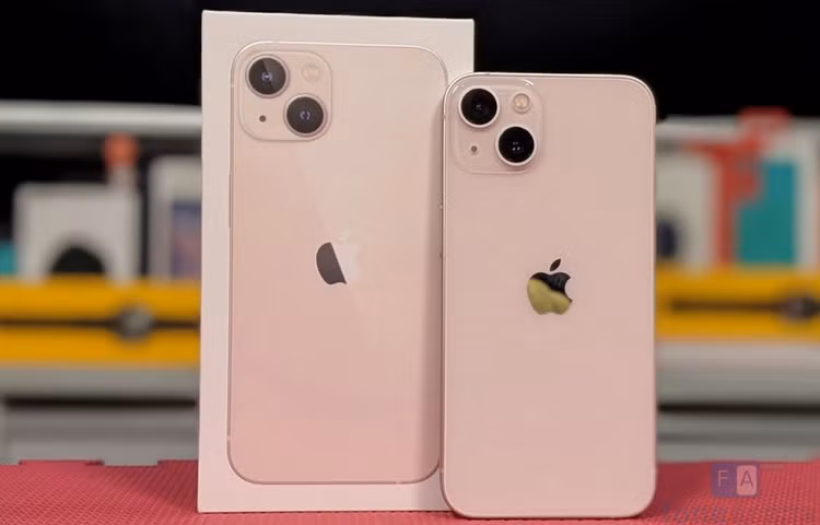 Noi ban bat iPhone 13 mau hong gia cuc mem can Tet-Hinh-2