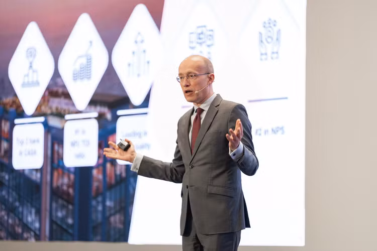 Tong Giam doc Jens Lottner: Techcombank san sang chao don cac nha dau tu chien luoc