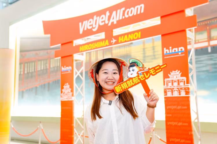 Tin vui: Vietjet vừa khai trương đường bay giữa Hà Nội và Hiroshima - Hình 13 Tin vui: Vietjet vua khai truong duong bay giua Ha Noi va Hiroshima-Hinh-13