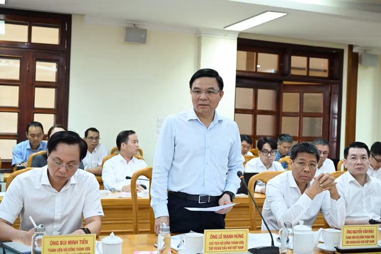 Petrovietnam/ PV GAS đẩy mạnh triển khai tổ hợp Khí – Điện Vũng Áng Petrovietnam/ PV GAS day manh trien khai to hop Khi – Dien Vung Ang