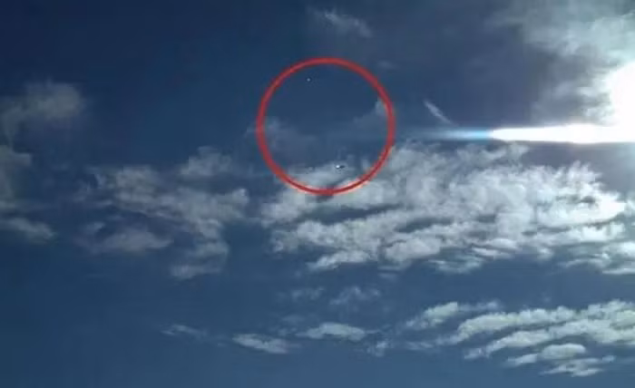 Hé lộ chi tiết chấn động toàn cầu về vụ tai nạn UFO năm 1996 - Hình 3 He lo chi tiet chan dong toan cau ve vu tai nan UFO nam 1996-Hinh-3