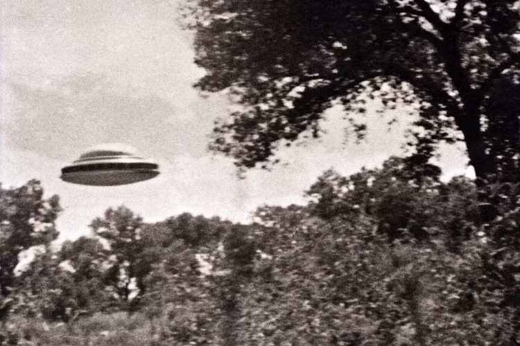 Hé lộ chi tiết chấn động toàn cầu về vụ tai nạn UFO năm 1996 - Hình 6 He lo chi tiet chan dong toan cau ve vu tai nan UFO nam 1996-Hinh-6