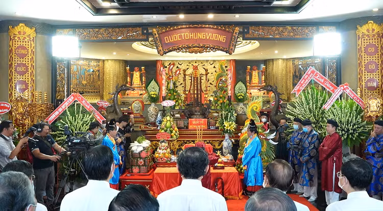 Trang trọng tổ chức Lễ Giỗ Tổ Hùng Vương tại nhiều địa phương - Hình 6 Trang trong to chuc Le Gio To Hung Vuong tai nhieu dia phuong-Hinh-6